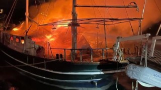 Bodrumda tekneler alev alev yandı