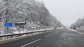 Bolu Dağına kar yağışı etkili oluyor