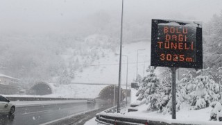 Bolu Dağında kar kalınlığı 15 santimetreye ulaştı