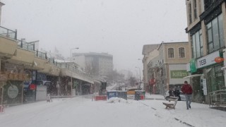 Boluda kar yağışı etkili oluyor
