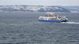 Bozcaada ve Gökçeadaya yarınki bazı feribot seferleri iptal edildi