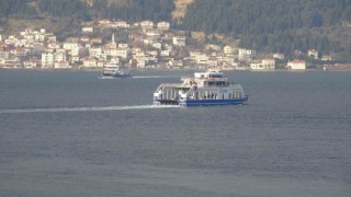 Bozcaada ve Gökçeadaya yarınki tüm feribot seferleri iptal edildi