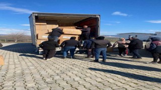 Bozüyükten giden 2 tır deprem bölgesine ulaştı