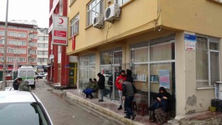 Burdurlular depremzedelere yardım için koştu