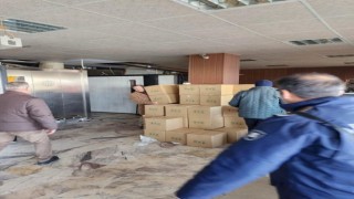 Burhaniyeliler depremzedelere yardım için tek yürek oldu