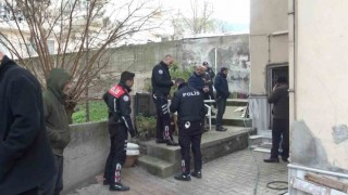 Bursada bir apartman kapıcısı kaldığı depoda ölü bulundu