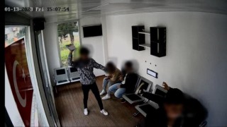 Bursada kapalı otobüs duraklarına çirkin saldırı
