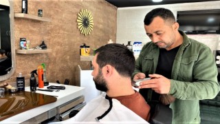 Büyük depremlerin ardından Antalyalı berberden takdir toplayan davranış