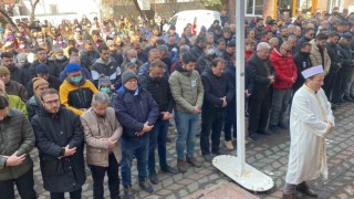 Çanakkalede depremde hayatını kaybedenler için gıyabi cenaze namazı kılındı