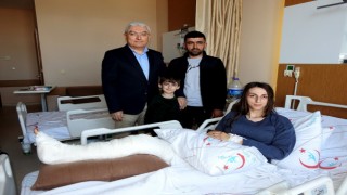 Çeşmede ameliyat edilen depremzede enkaz altında yaşadığı zor anları anlattı