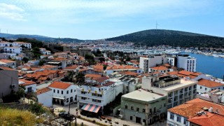 Çeşmedeki otelciler depremzedelerin istihdamı için harekete geçti