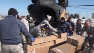 CH-47 Chinook ağır nakliye helikopterleri depremzedenin emrinde