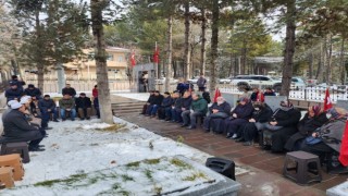 Çığ altında kalarak şehit düşen Ufuk Deniz, kabri başında anıldı