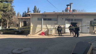Cinnet getiren polis önce oğlunu sonra kendisi vurdu