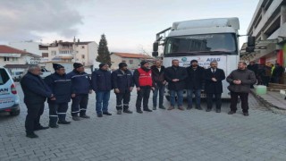 Çivril, deprem bölgesine 8 tır yardım gönderdi