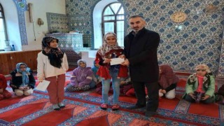 Çocuklar yarıyıl tatilinde camide buluştu