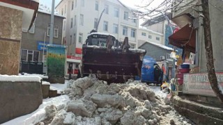 Çukurca Belediyesinden kar temizleme çalışması