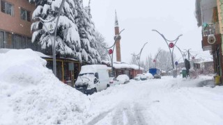 Çukurcada kar kalınlığı 50 santimetreyi geçti