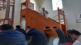 Cuma namazı sonrası gıyabi cenaze namazı kılındı