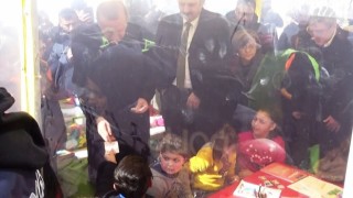 Cumhurbaşkanı Erdoğandan minik depremzedelere harçlık