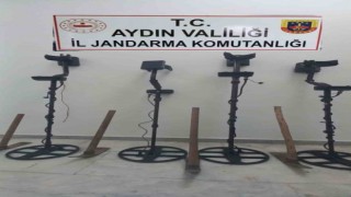 Dedektör ile antik kentte kaçak kazı çalışmasına Jandarma baskını