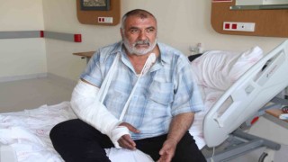 Deprem anında 2nci kattaki balkondan atlayarak kurtuldu