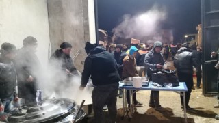 Deprem bölgesinde 3 bin 500 kişiye sıcak yemek