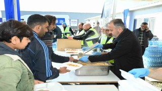 Deprem bölgesinde çarklar durmasın diye karavana Bursadan