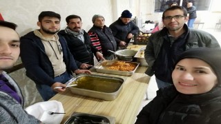 Deprem bölgesinde günde 10 bin kişilik yemek çıkarttı