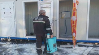 Deprem bölgesinde hastalığın önüne geçmek amacıyla hijyen elden bırakılmıyor