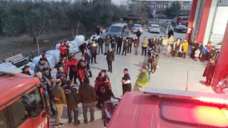 Deprem bölgesinden dönen itfaiyeci eşini adak keserek karşıladı