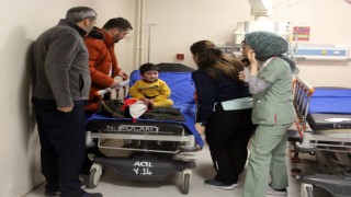 Deprem bölgesinden getirilen 50 yaralı Sivasta tedavi altına alındı