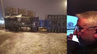 Deprem bölgesine giden ekskavatör yüklü tır kaza yaptı