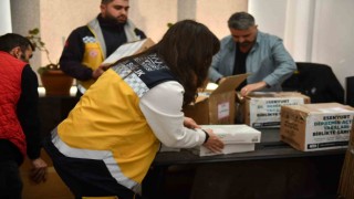 Deprem bölgesine ilaç ve medikal malzeme desteği sürüyor