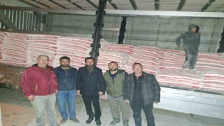 Deprem bölgesine odun ve un yardımı yaptılar