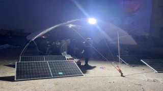 Deprem bölgesine şarj ve aydınlatma paneli