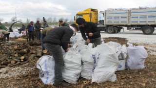 Deprem bölgesine yardımlar artarak sürüyor