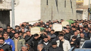 Deprem enkazında can veren mimar ve ailesi Cizrede yan yana defnedildi