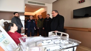 Deprem felaketinden kurtulan çiftin bebeği dünyaya gözlerini açtı