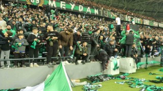 Deprem saatine denk gelen dakikada atkılar sahaya atıldı