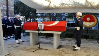 Deprem şehidine son görev