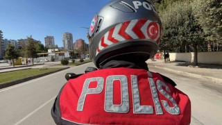 Deprem sonrası terk edilen apartmanlar polis ve bekçiye emanet