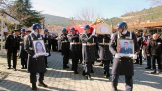 Depremde göçük altında kalan Başçavuş ve kızı toprağa verildi