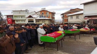 Depremde hayatını kaybeden 4 kişilik Selçuk ailesi Simavda toprağa verildi
