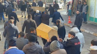 Depremde hayatını kaybeden aile Dursunbeyde toprağa verildi