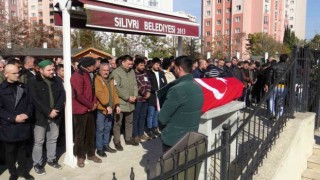 Depremde hayatını kaybeden Gökhan öğretmen Silivride toprağa verildi