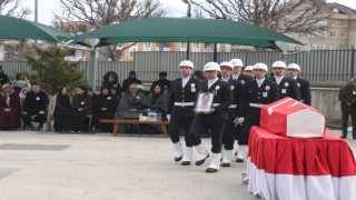 Depremde hayatını kaybeden polis memuru son yolculuğuna uğurlandı