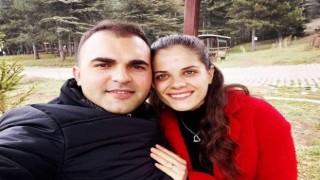Depremde hayatını kaybeden polis ve öğretmen eşine son görev