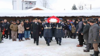 Depremde hayatını kaybeden uzman çavuş, Orduda topağa verildi