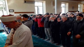 Depremde hayatını kaybeden vatandaşlar için gıyabi cenaze namazı kılındı